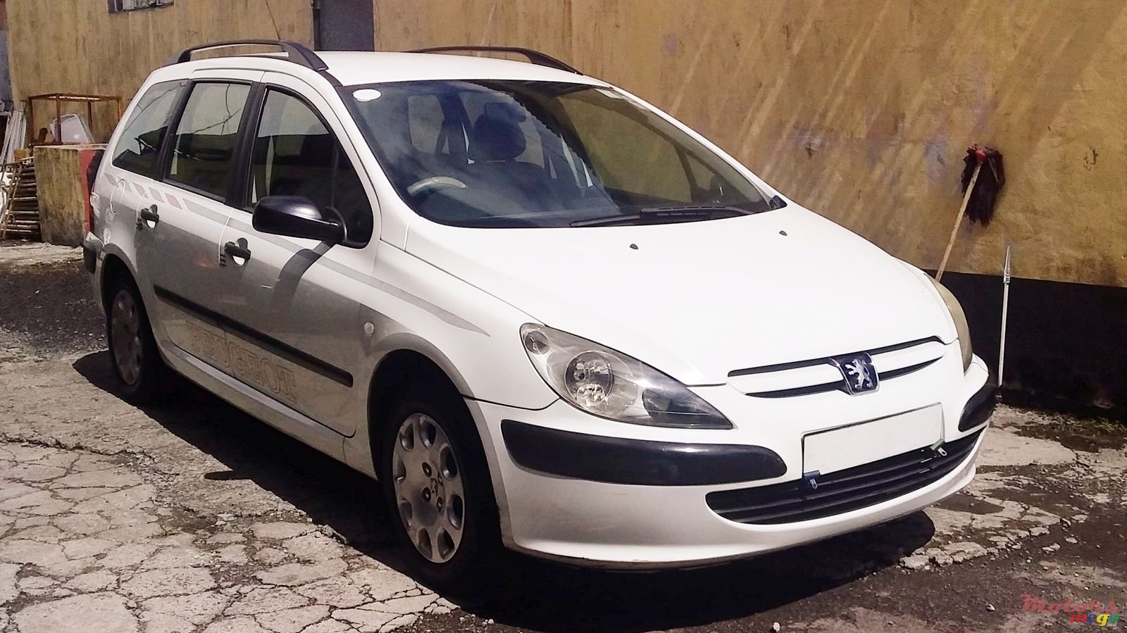 2005' Peugeot Break photo #1