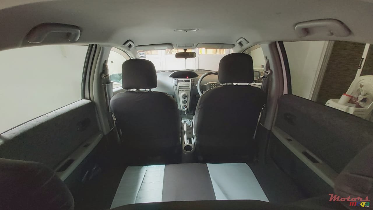 2010' Toyota Vitz photo #5