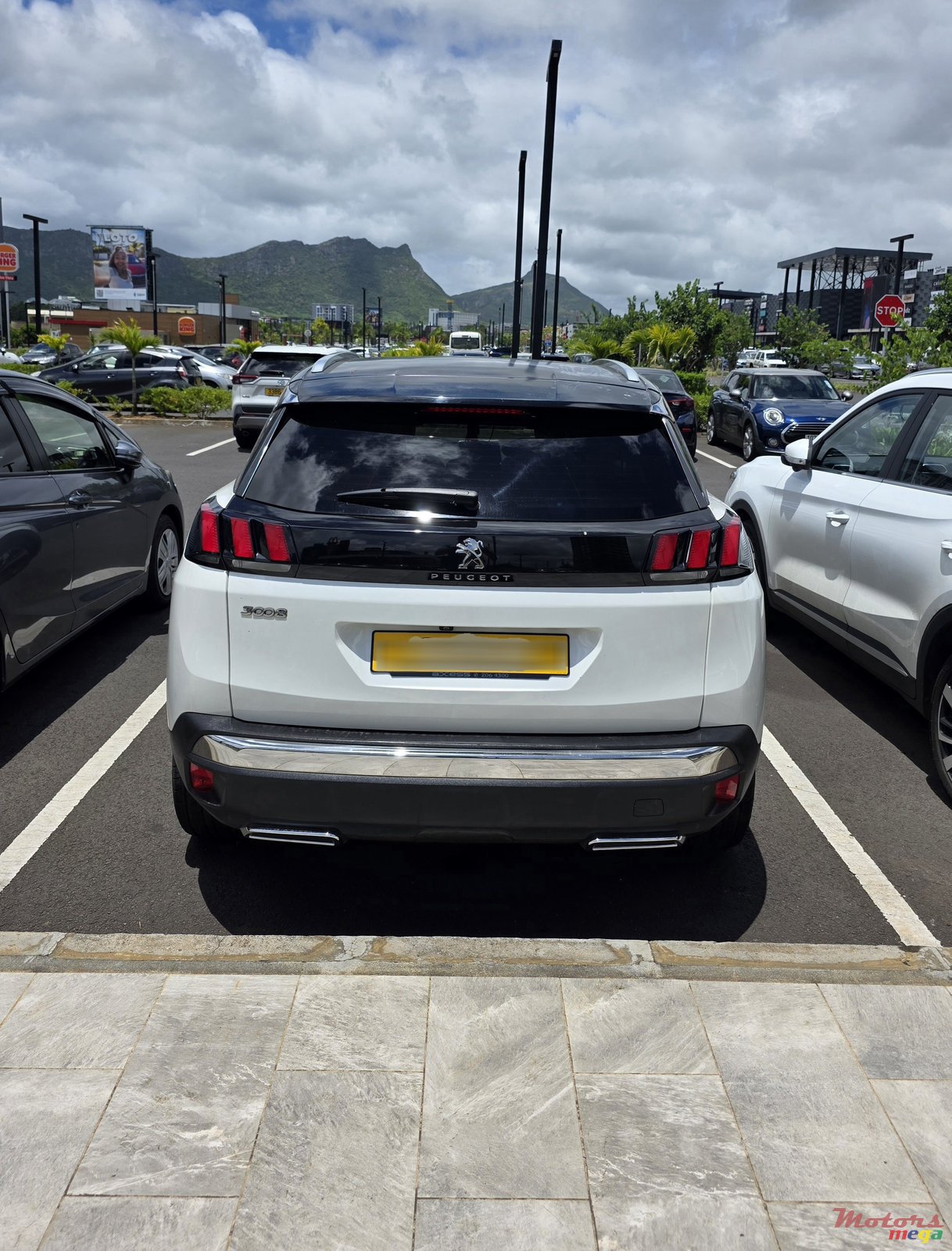 2018' Peugeot 3008 Allure photo #2