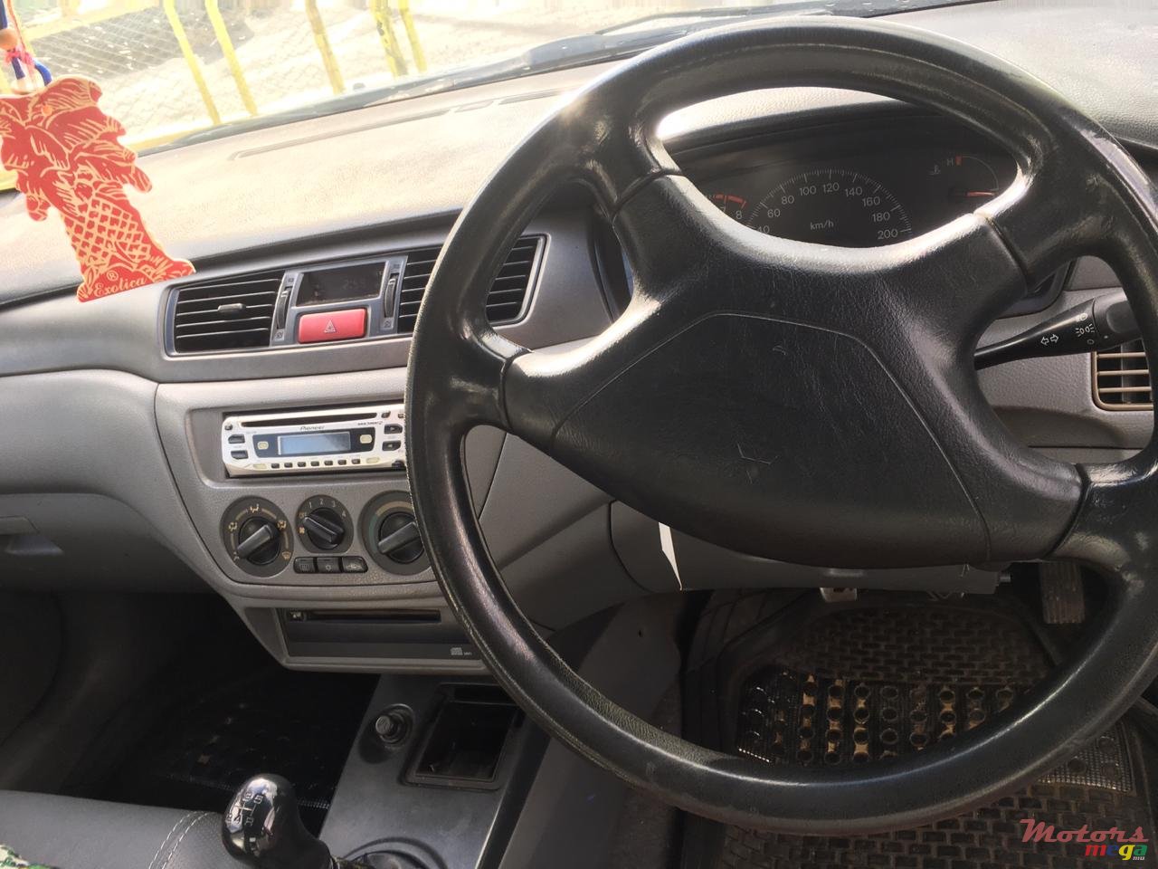 2005' Mitsubishi Lancer photo #5