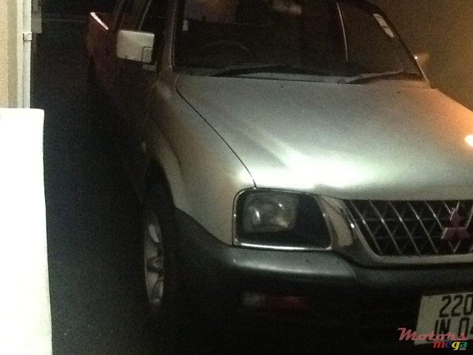 2004' Mitsubishi L 200 photo #7