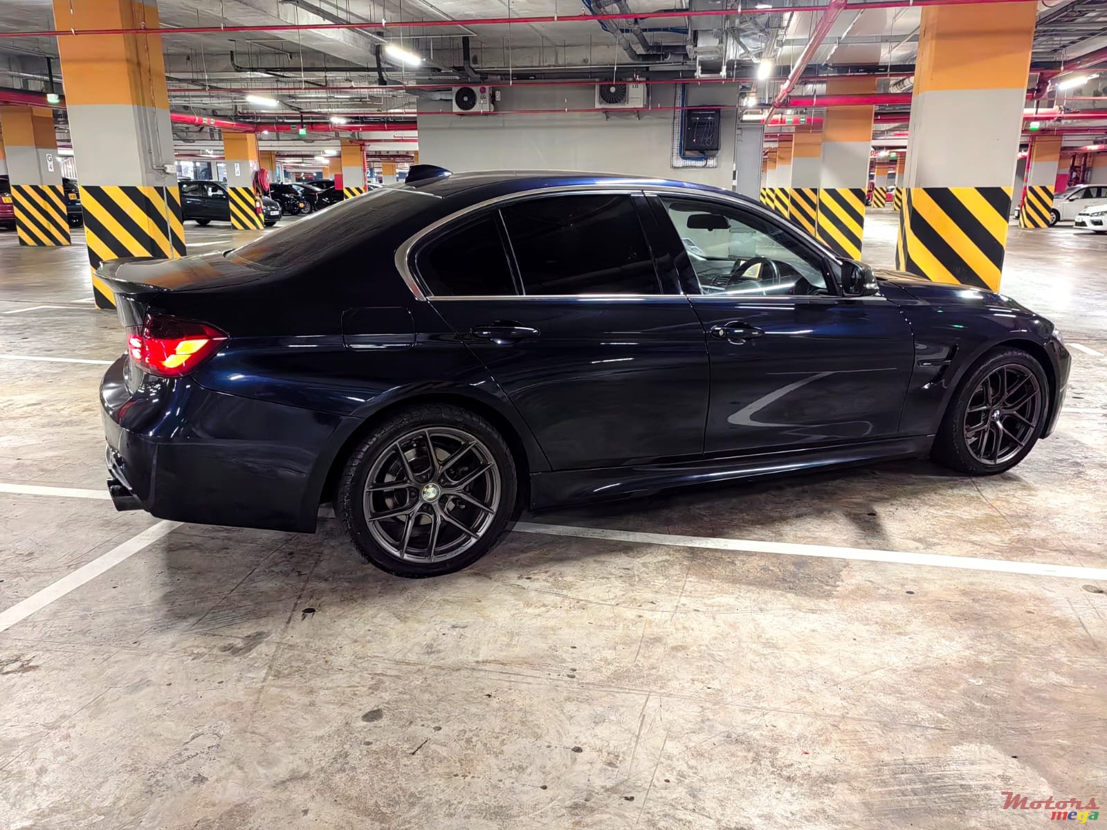 2014' BMW 316 photo #5