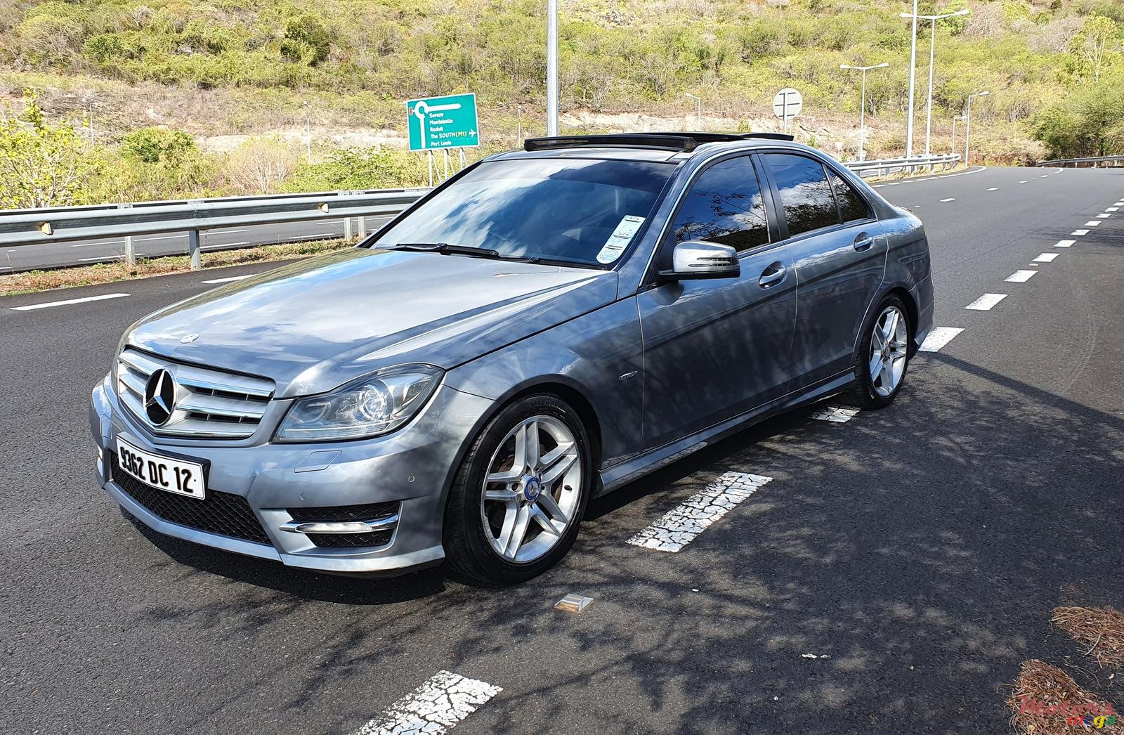2012' Mercedes-Benz C-Class photo #2