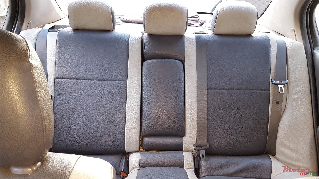 1999' Nissan Primera photo #4