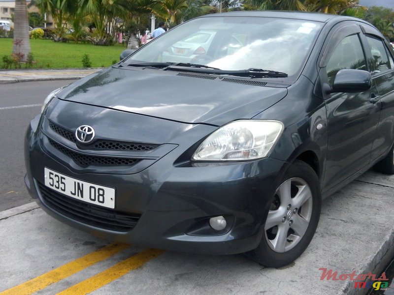 2008' Toyota Yaris photo #2