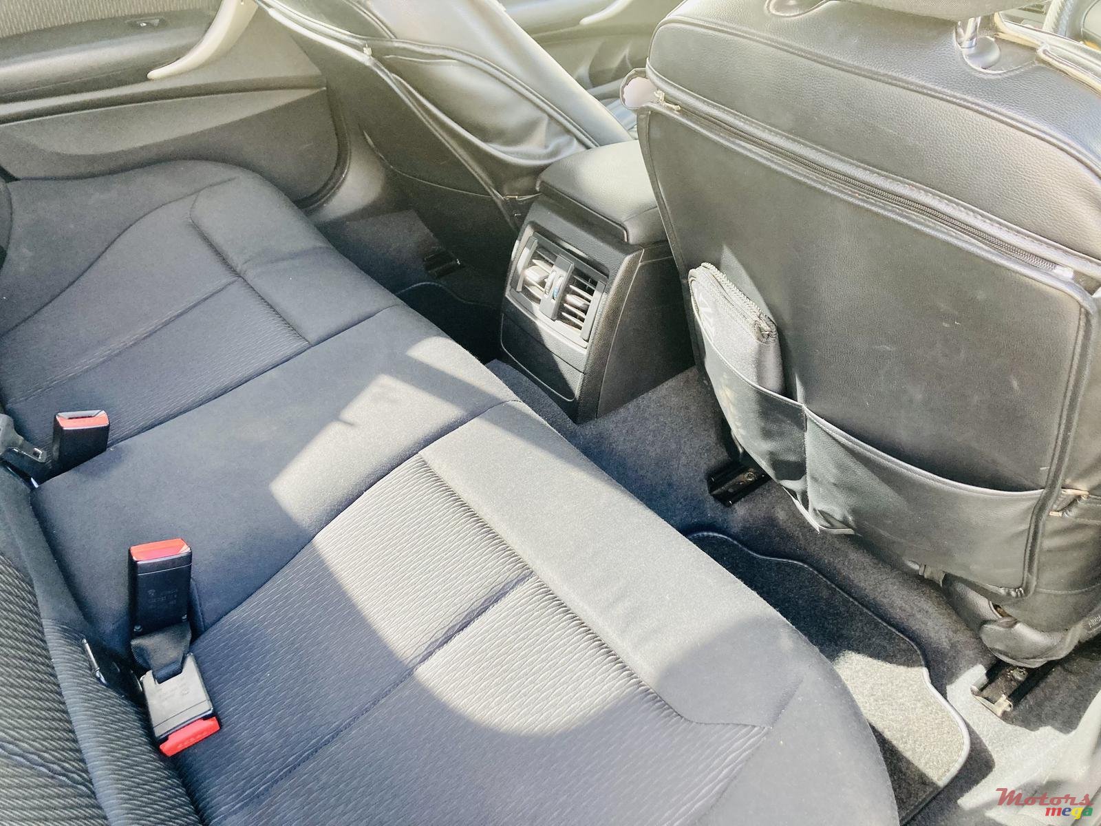 2012' BMW 116 photo #2