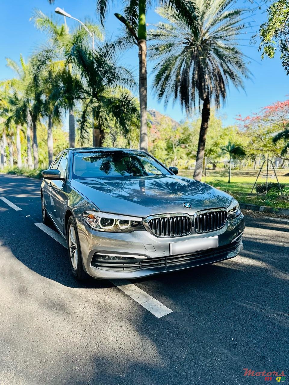 2019' BMW 530 photo #3