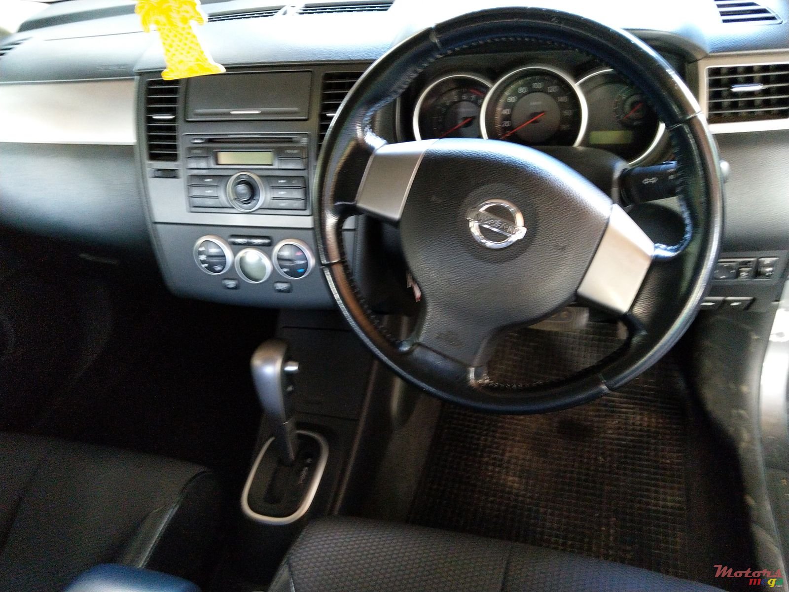 2006' Nissan Tiida photo #5