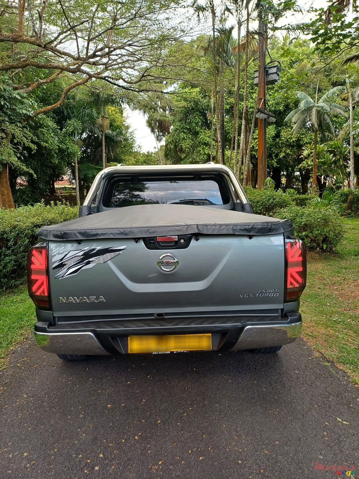 2021' Nissan Navara photo #6
