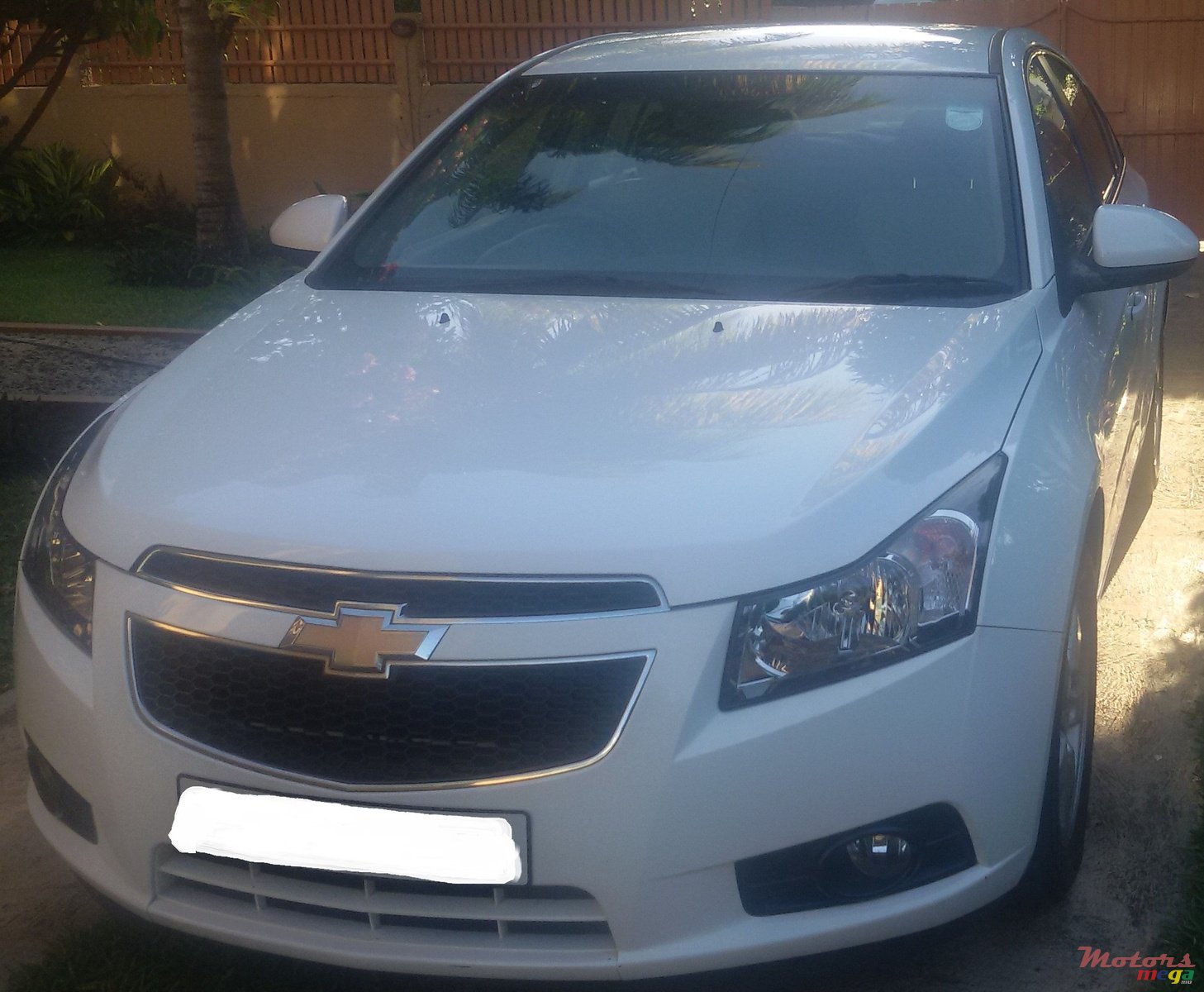 2011' Chevrolet Cruze photo #1