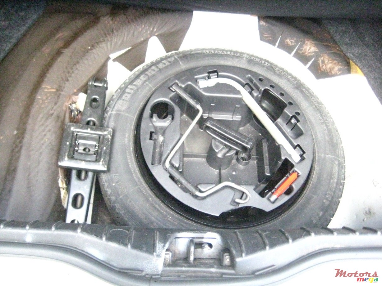 2004' Alfa Romeo 156 photo #7