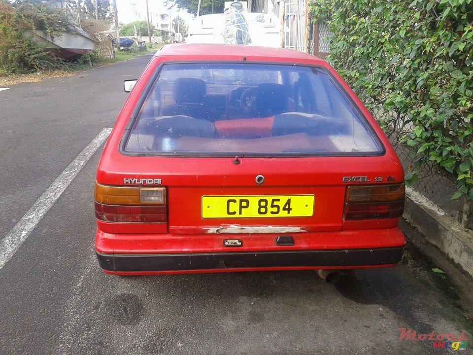 1989' Hyundai Excel photo #2