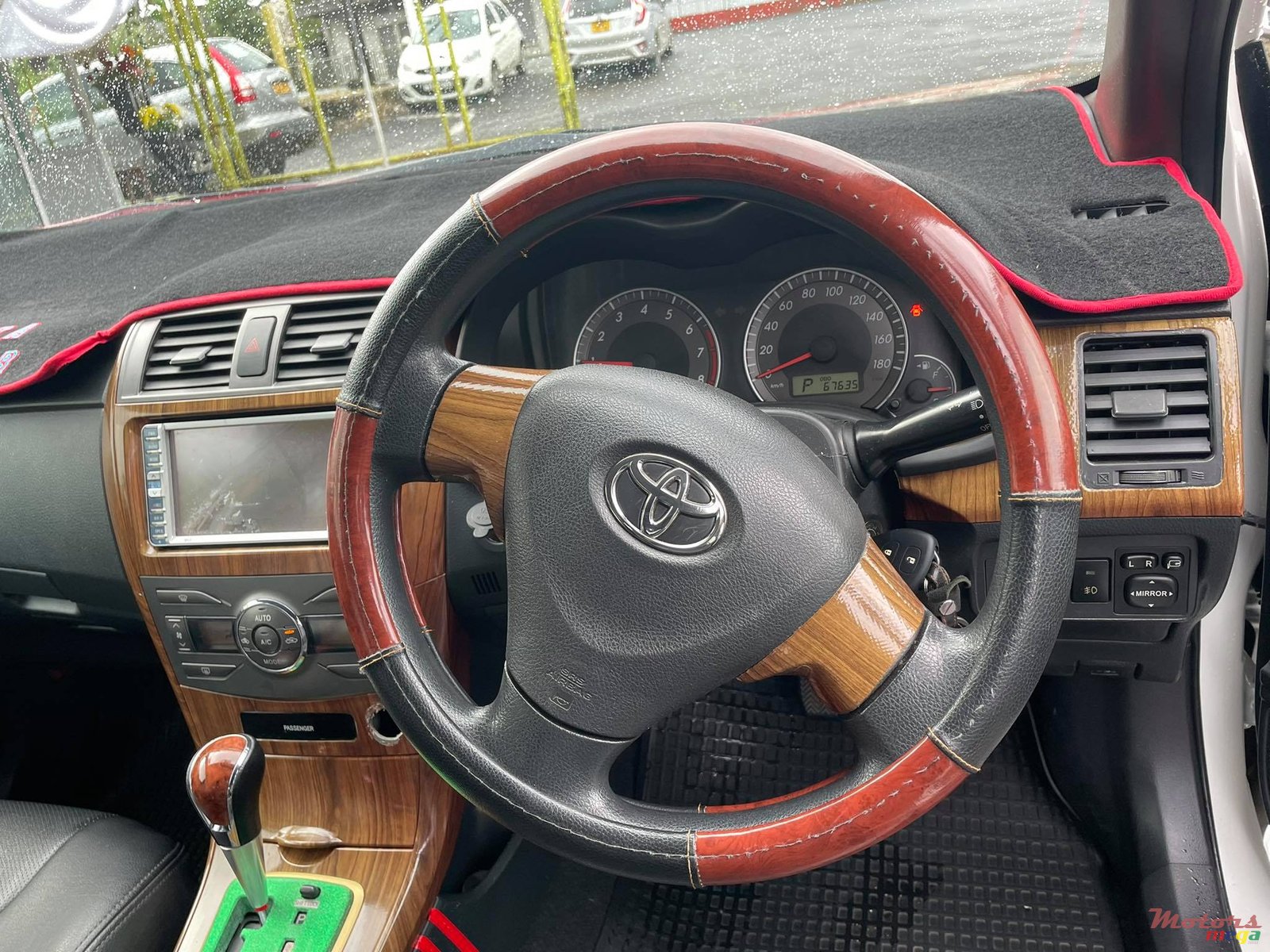 2011' Toyota Fielder photo #3