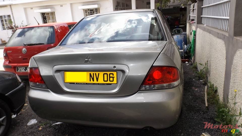 2006' Mitsubishi Lancer GLX photo #4