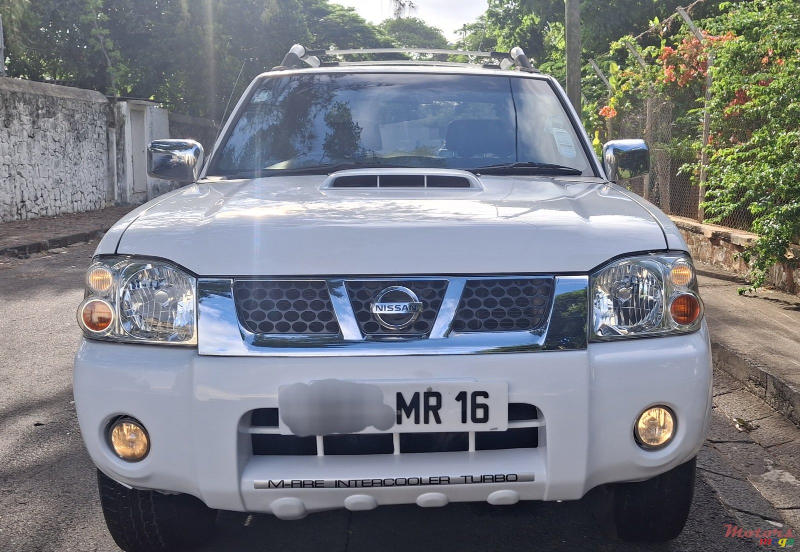 2016' Nissan Hardbody photo #1