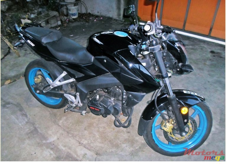 2016' Bajaj photo #3