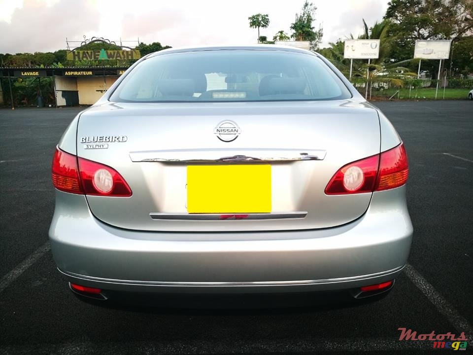 2007' Nissan Bluebird Sylphy photo #3