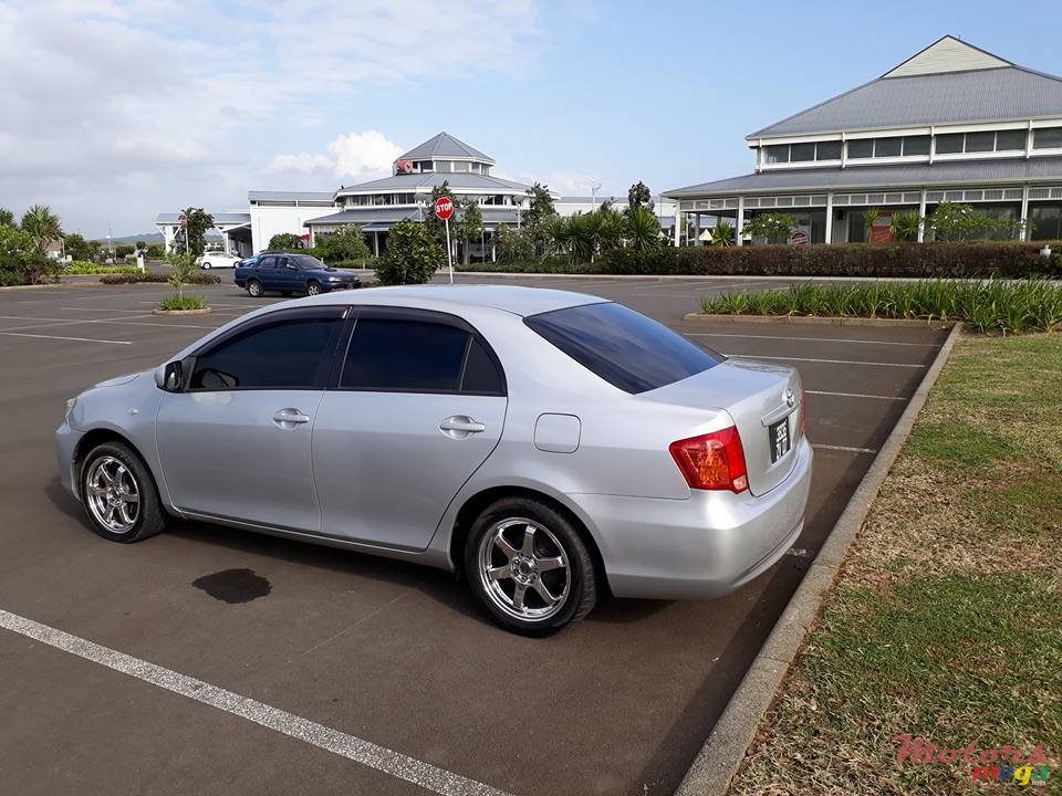 2007' Toyota Axio photo #2