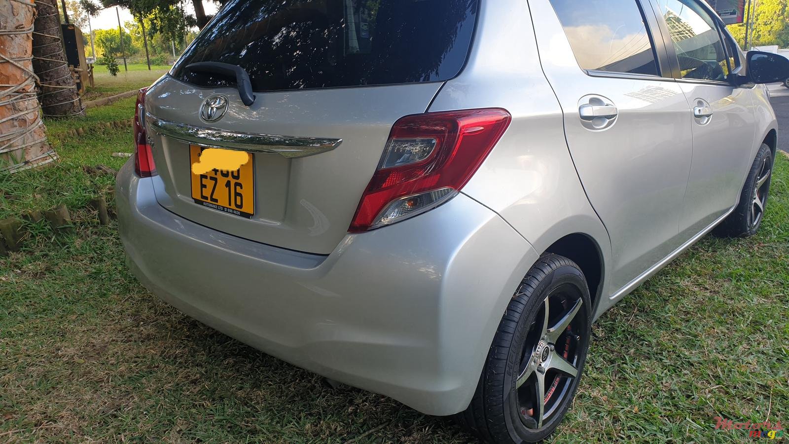 2016' Toyota Vitz photo #2