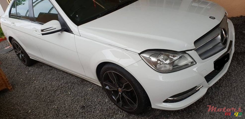 2012' Mercedes-Benz C-Class photo #4