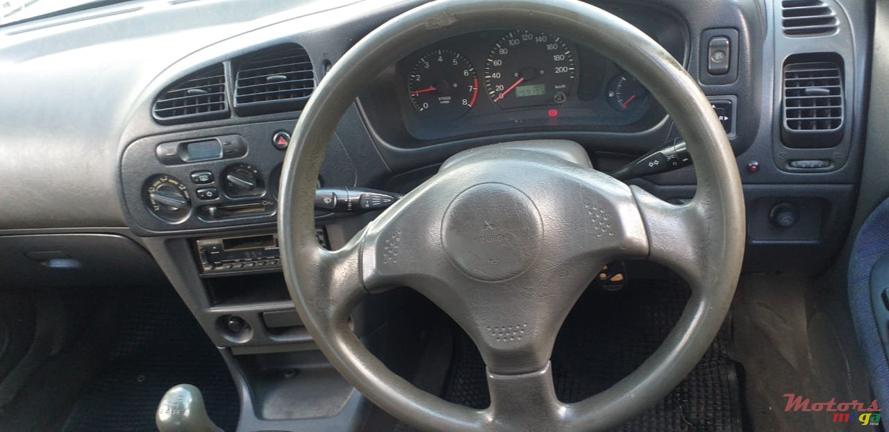 1999' Mitsubishi Lancer photo #5