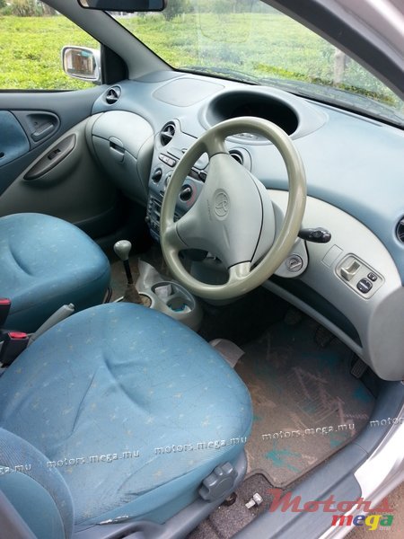 1999' Toyota vitz photo #3