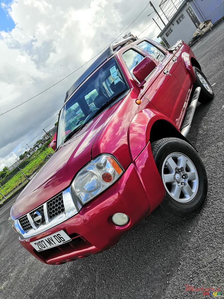 2006' Nissan Hardbody 3.0 turbo photo #1