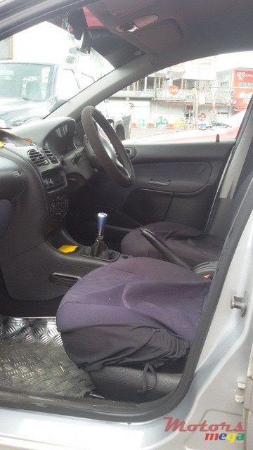 2000' Peugeot 206 photo #4