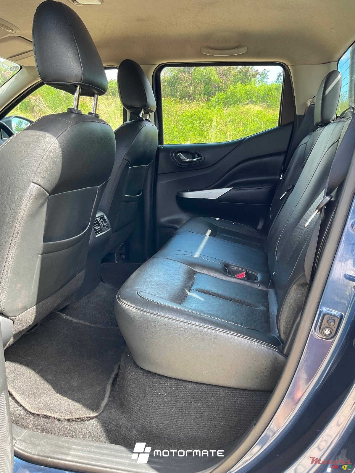 2018' Nissan Navara photo #4