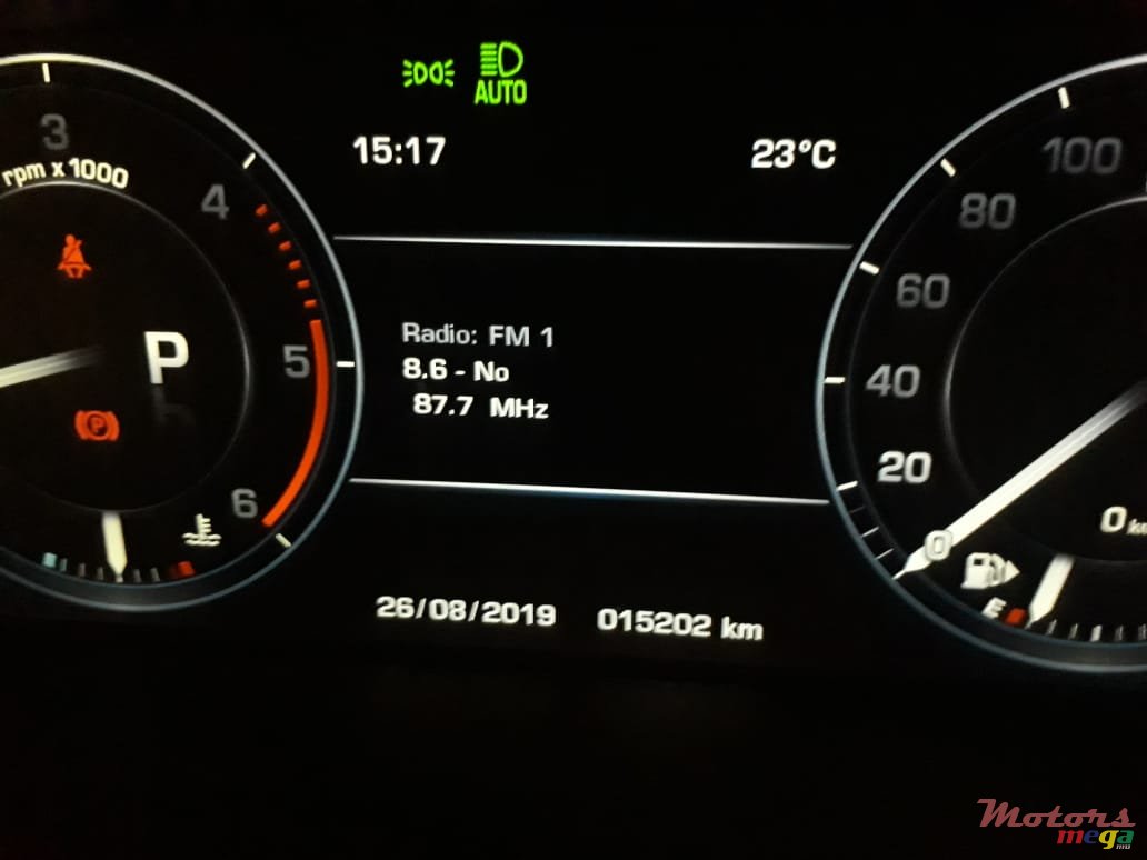 2016' Land Rover Range Rover Vogue 3.0 TDV6 photo #7