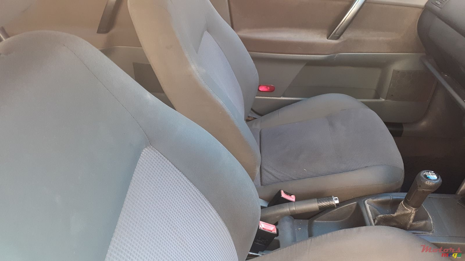 2004' Volkswagen Polo photo #3