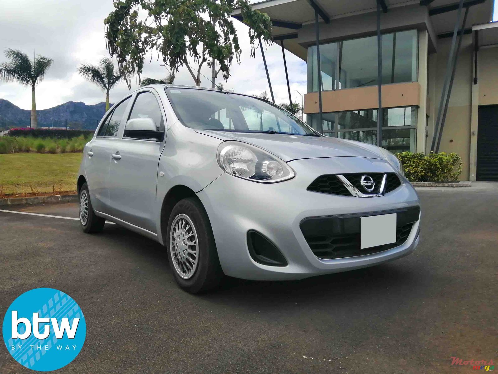 2014' Nissan March photo #1