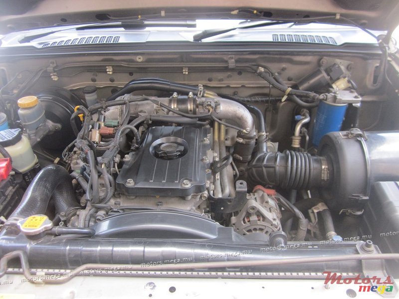 2005' Nissan photo #6