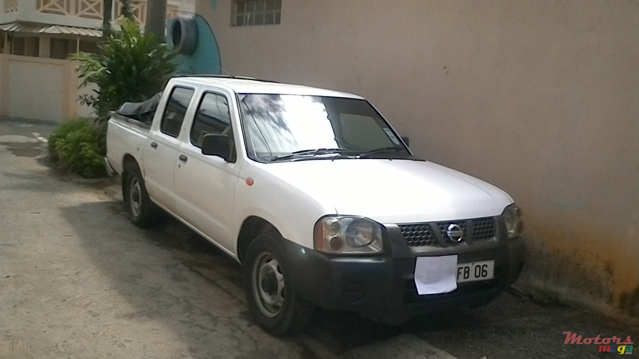 2006' Nissan Navara photo #1