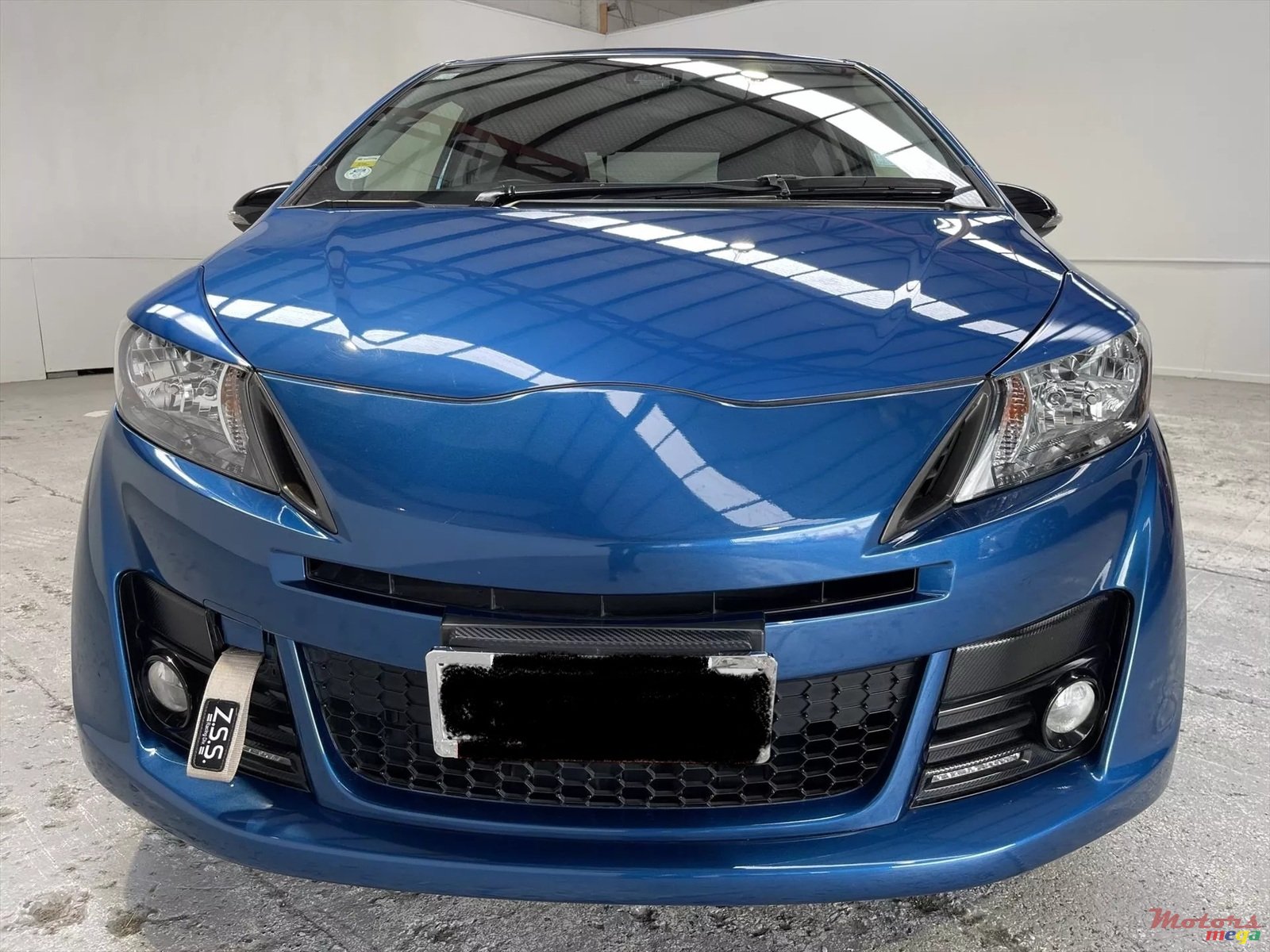 2016' Toyota Vitz photo #1