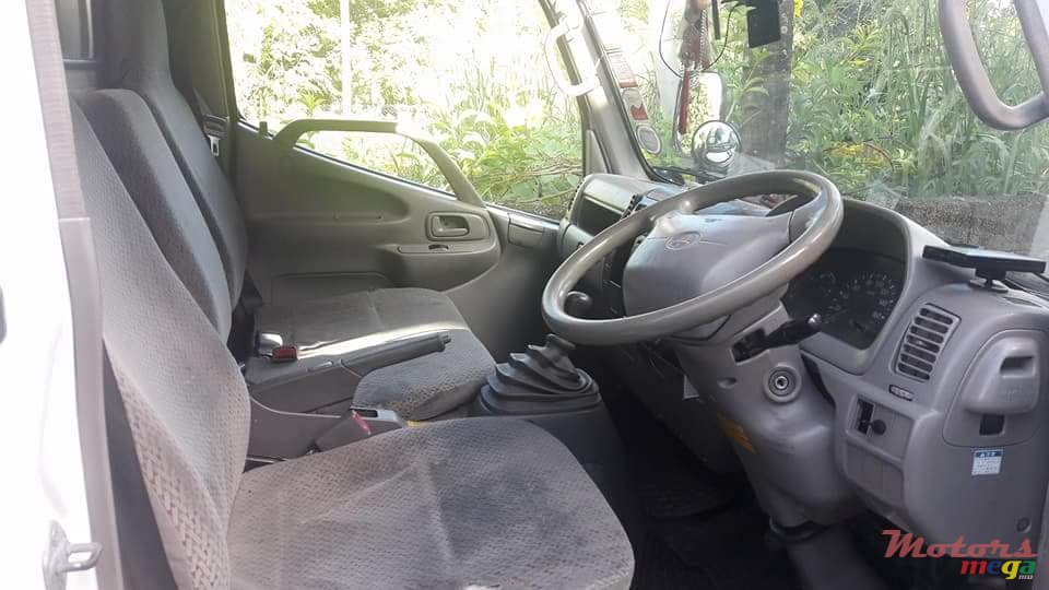 2004' Toyota Turbo photo #4