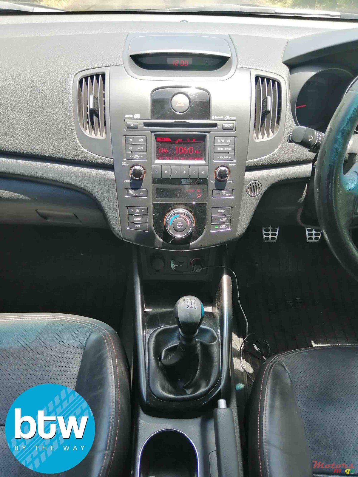 2012' Kia Cerato photo #4