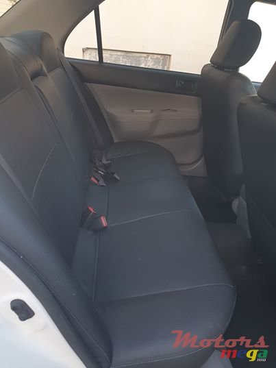 2012' Mitsubishi Lancer photo #2