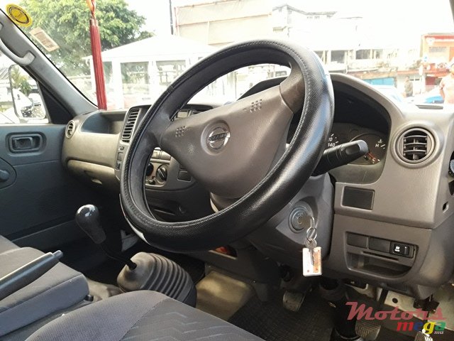 2004' Nissan Urvan photo #7