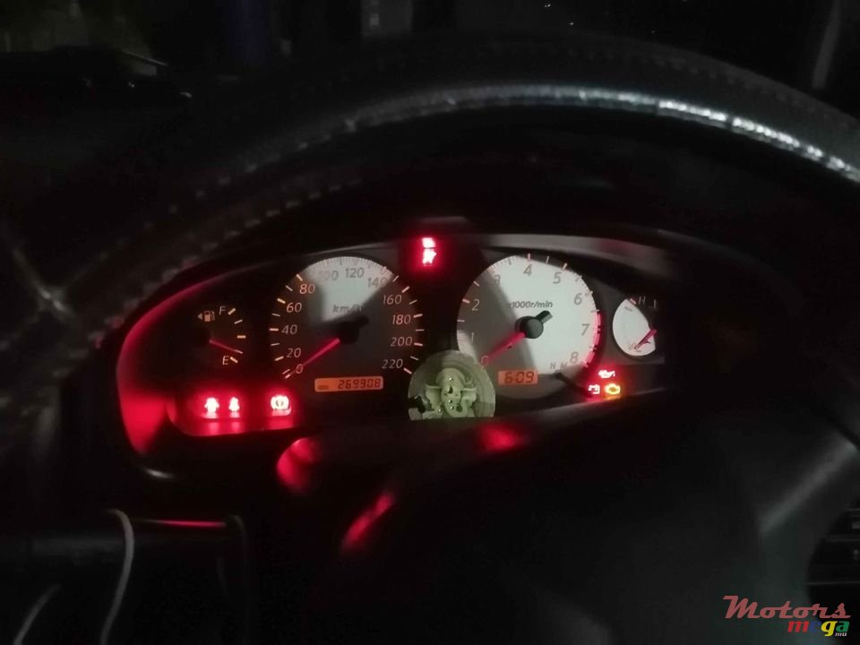 2005' Nissan Sunny photo #3