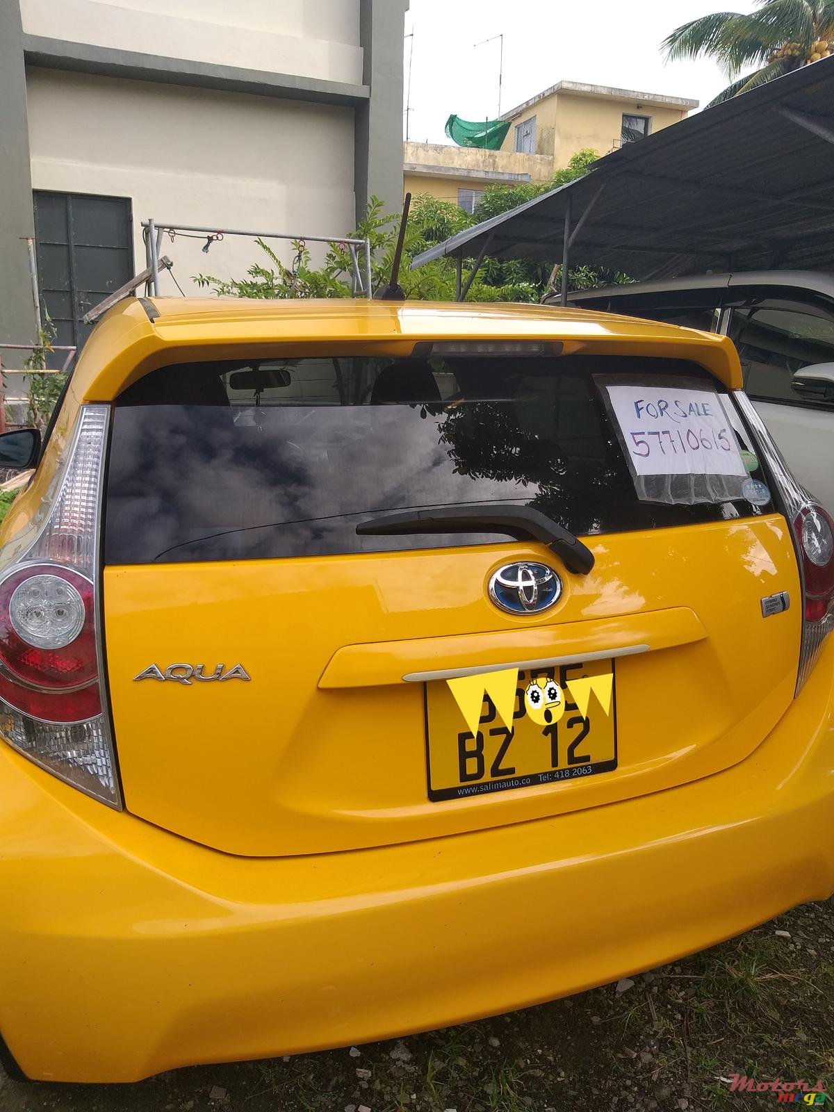 2012' Toyota Aqua photo #2