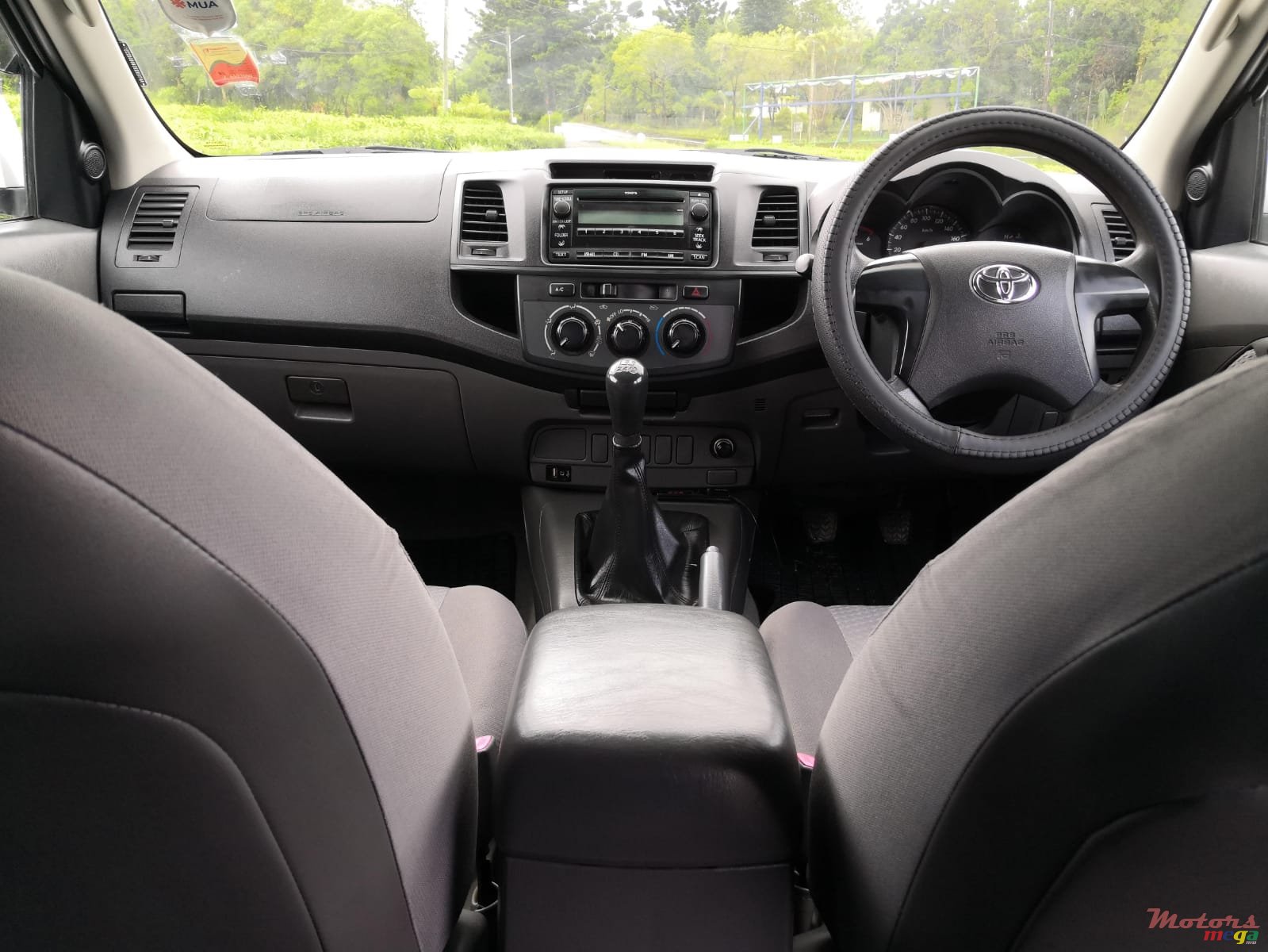 2012' Toyota Hilux 2x4 2.5 Turbo photo #2