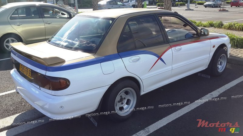 1993' Mitsubishi GLX photo #5