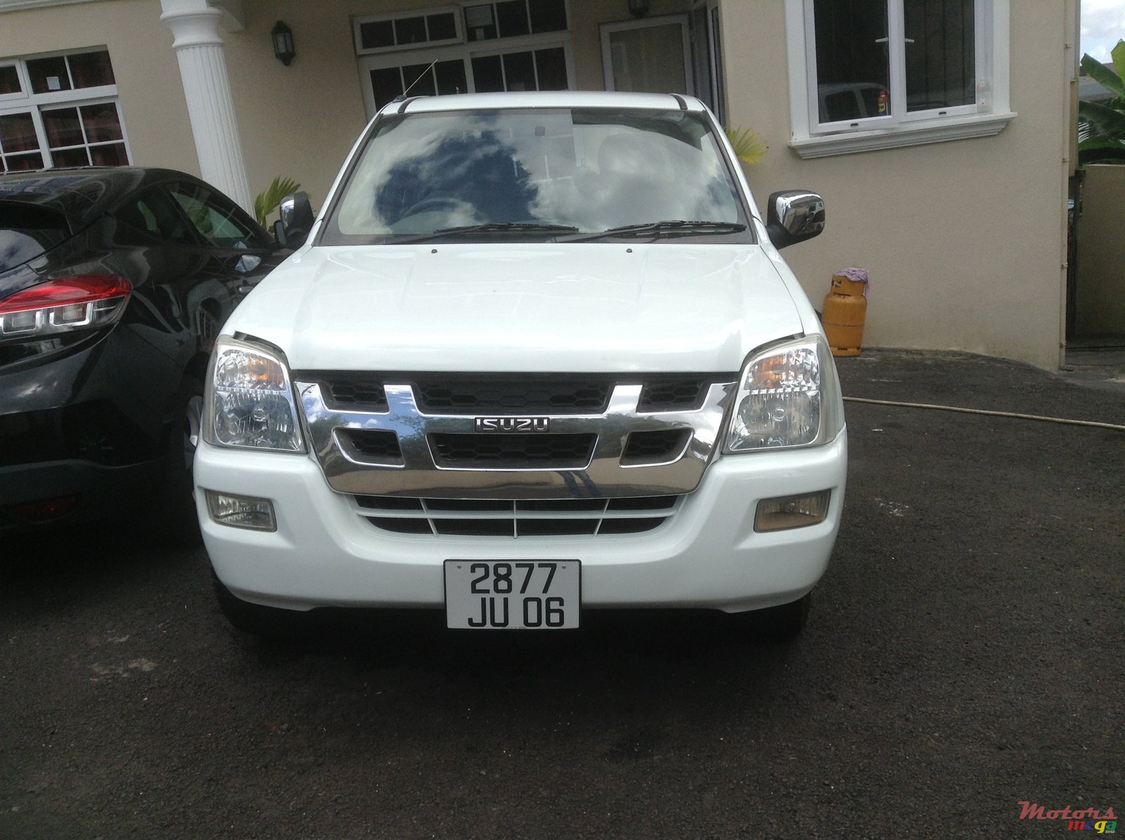2006' Isuzu D-Max LS photo #1