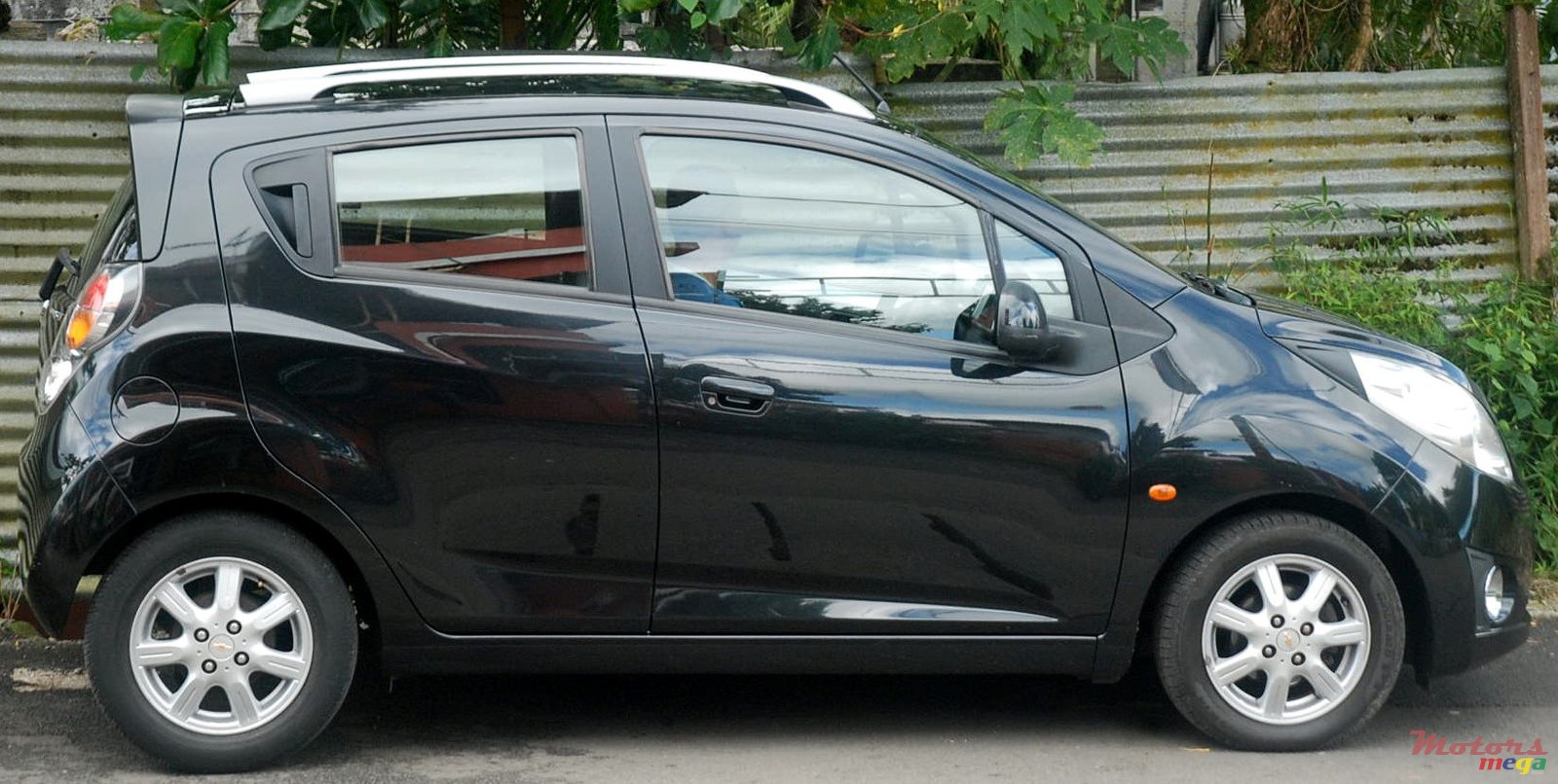 2011' Chevrolet Spark photo #3