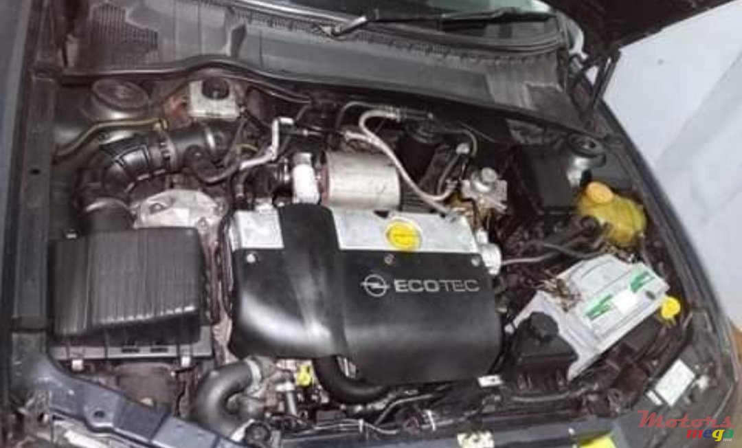 2001' Opel Vectra B photo #2