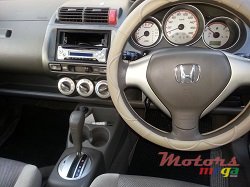 2004' Honda Fit photo #3