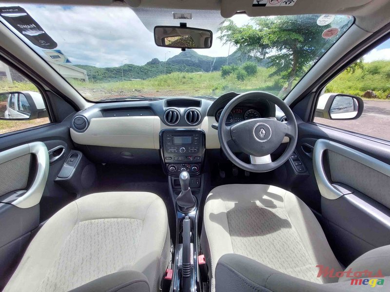 2014' Renault Duster photo #5