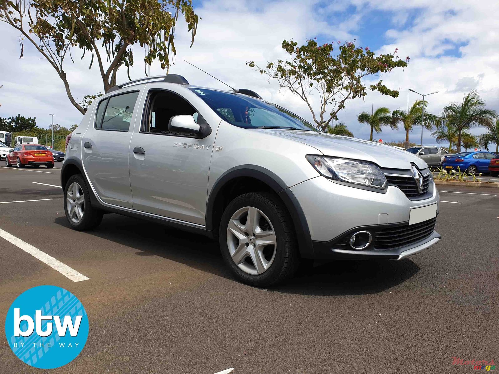 2015' Renault Sandero Stepway photo #1