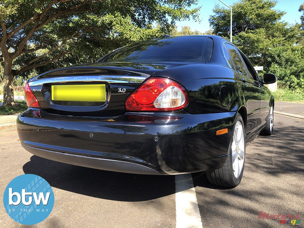 2009' Jaguar X-Type photo #3